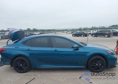 2025 Toyota Camry Se из США, поврежденный, VIN 4T1DAACK7SU613886